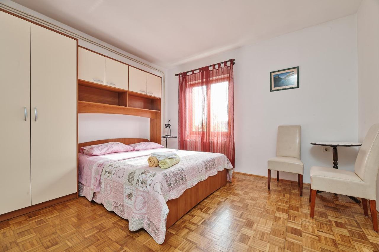 אומאג Apartment Car מראה חיצוני תמונה