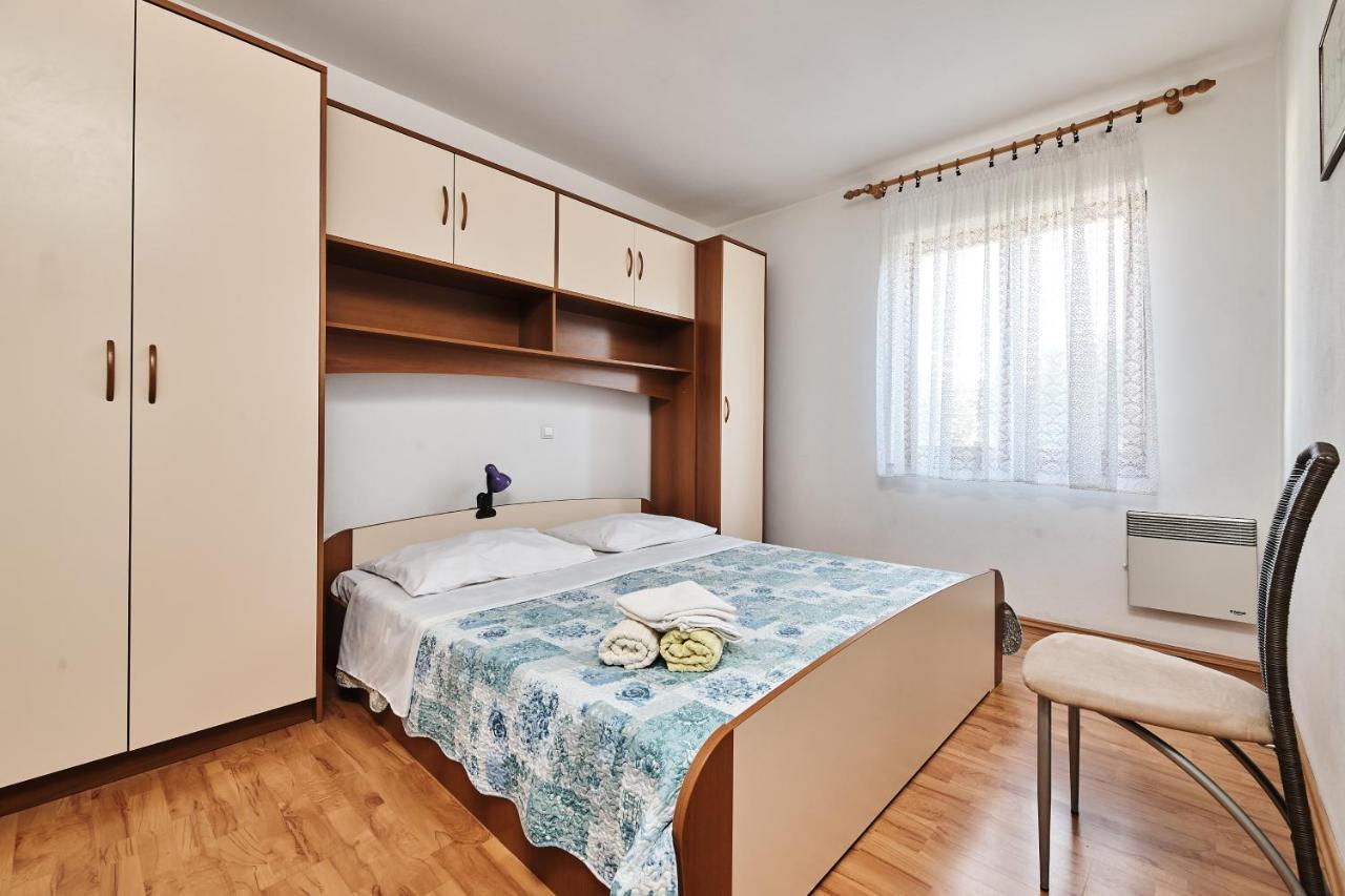 אומאג Apartment Car מראה חיצוני תמונה