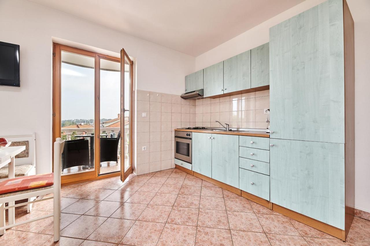 אומאג Apartment Car מראה חיצוני תמונה